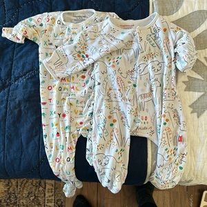 Magnetic Me footie onesie bundle 3-6 EUC